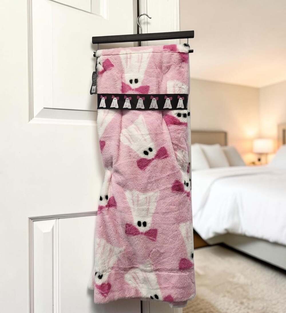 Spooky Chic Pink Ghost Plush Throw Blanket 50" x 70"
